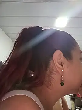 Chat soba uživo modela Tumilf