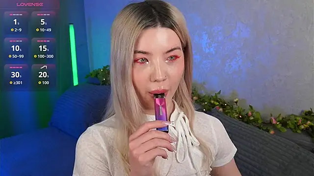 Онлайн чат LindaThackerr