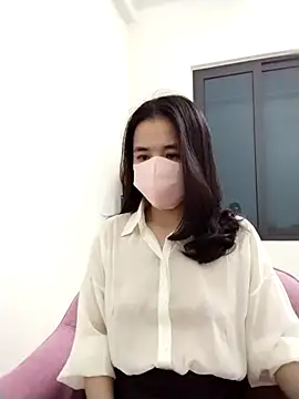 Lily-26 чат на живо