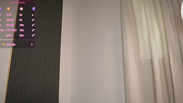 emmaxblanco Adlı Modelin Canlı Sohbet Odası