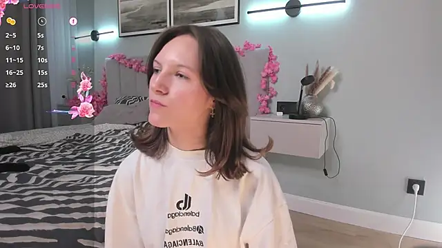 חדר צ'אט בשידור חי של CortneyCagey