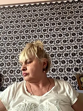 غرفة دردشة AnastasiaGrey777 المباشرة