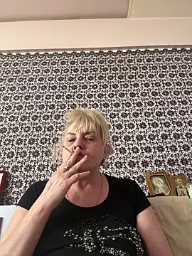 غرفة دردشة AnastasiaGrey777 المباشرة