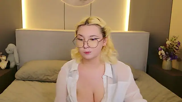 Cassey_Well Live Chatraum