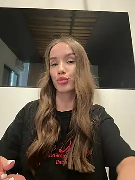 Seks show uživo modela Jasmin_Glow na kameri
