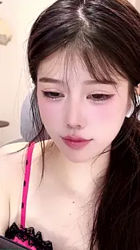 Cecily2 Adlı Modelin Canlı Sohbet Odası