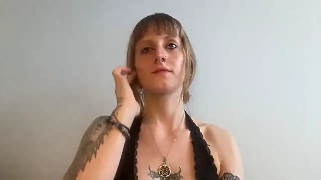 LaraLovely – Kamerová šou