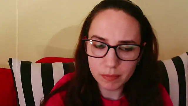 חדר צ'אט בשידור חי של EmilyHotAngel