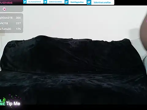 Chat soba uživo modela DerkAndValentina