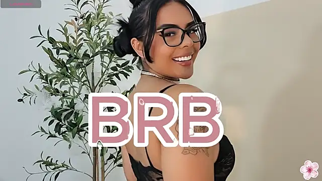 Margot_Robie Adlı Modelin Canlı Sohbet Odası