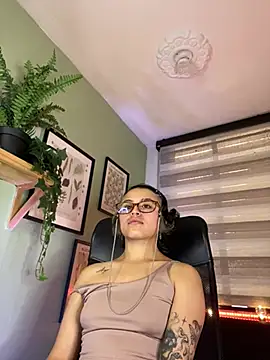 Lusiana__ – live chatrum