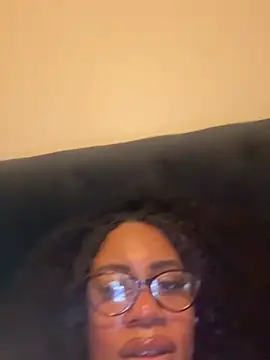 AaliyahBlackxox Adlı Modelin Canlı Sohbet Odası