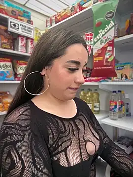 IvySanchez_Pinkk – Naživo chatovacia miestnosť