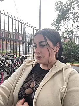 غرفة دردشة IvySanchez_Pinkk المباشرة