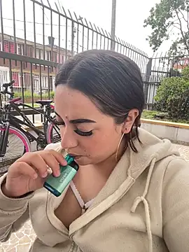 IvySanchez_Pinkk Live Chatraum