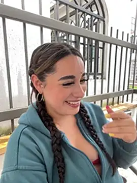 IvySanchez_Pinkk Adlı Modelin Canlı Sohbet Odası