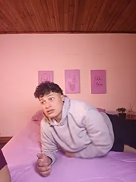 Wildseductor1 现场聊天室