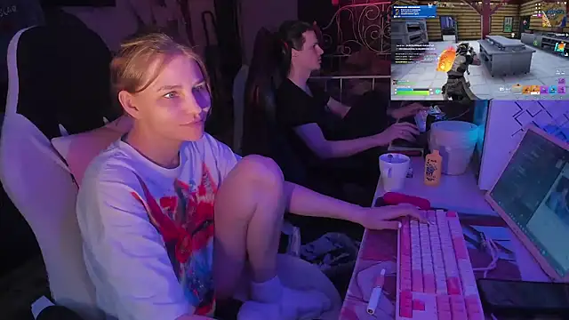 FuckinHotCouple1 – Naživo XXX chat