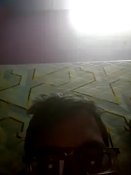 Juli_80 Live Chatraum