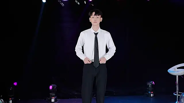 โชว์เซ็กส์แคมถ่ายทอดสดของ EXO-ONE