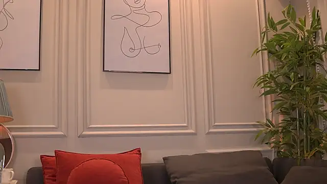 غرفة دردشة KyraReign المباشرة