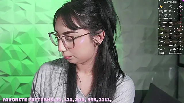 zara_bliss élő chatszobája