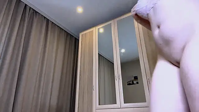 Chatroom en direct de Little_Lilia