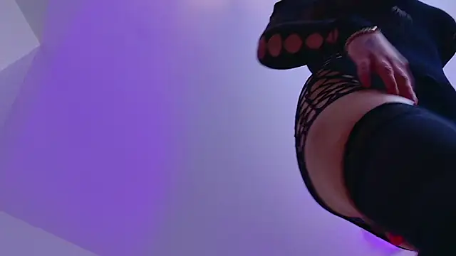 חדר צ'אט בשידור חי של KissInferno