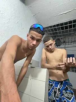 הופעת סקס קאם בשידור חי של friends_lust_latin
