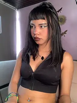 AntonellaCooper_Pink 即時聊天室
