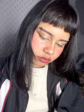 AntonellaCooper_Pink Adlı Modelin Canlı Sohbet Odası