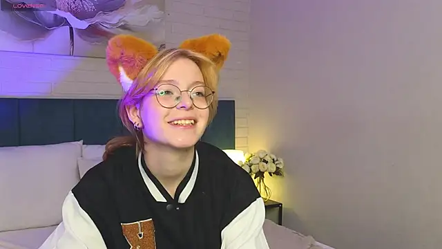 FoxxyyPolly Adlı Modelin Canlı Sohbet Odası