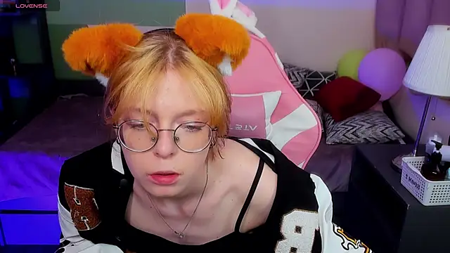 FoxxyyPolly Adlı Modelin Canlı Sohbet Odası