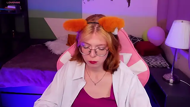 FoxxyyPolly Adlı Modelin Canlı Sohbet Odası
