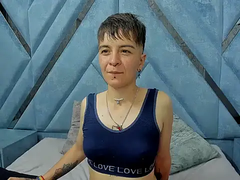 חדר צ'אט בשידור חי של Hanna_Hott11