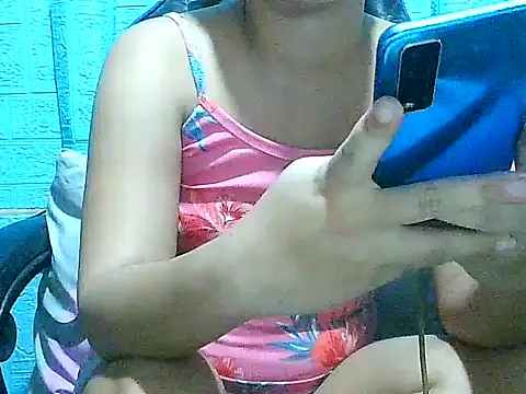 SweetCreamyPussy18 লাইভ চ্যাট রুম