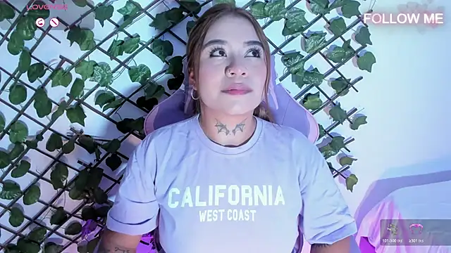 jessy_morgan13 – Naživo chatovacia miestnosť