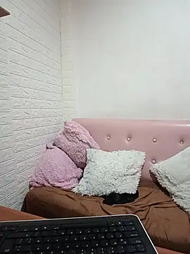 kim_rosse04 Adlı Modelin Canlı Sohbet Odası