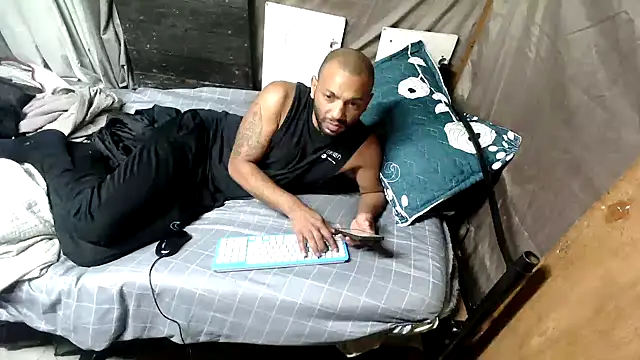 Camodick's Live Chat Room