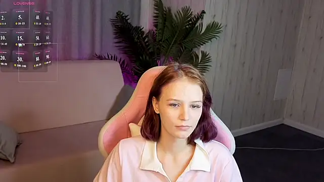AliceJohansone's Live Chat Room