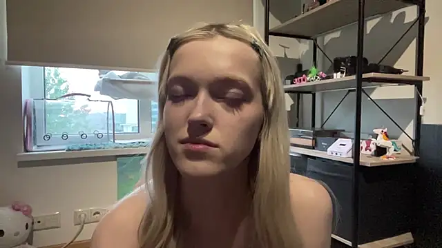 ShoshanaNogueras' Live Chat Room