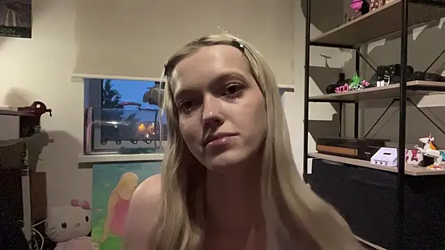 ShoshanaNogueras' Live Chat Room