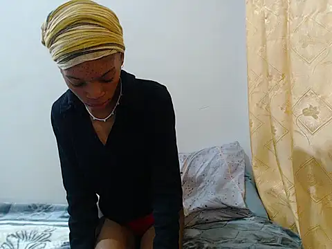 PetiteBarbie_05's Live Chat Room