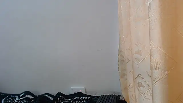 Chat ao vivo de PetiteBarbie_05