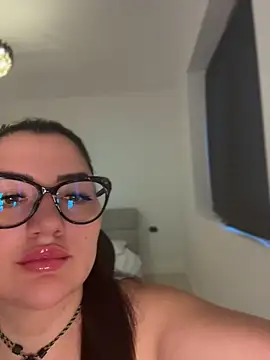 SophieRoouse's Live Sex Cam Show