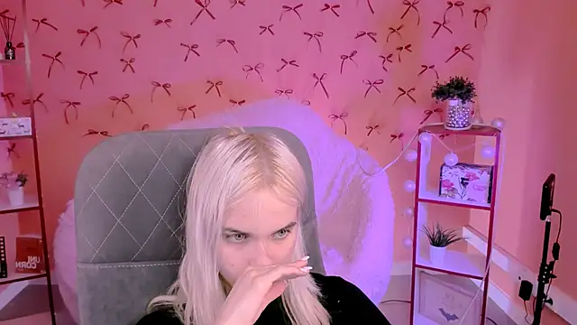 DanaWint Adlı Modelin Canlı Sohbet Odası