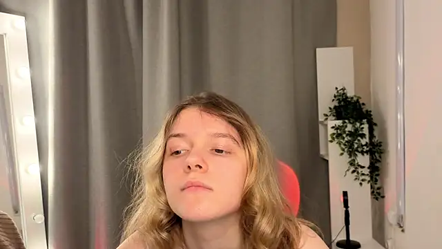 MilanaRayy Adlı Modelin Canlı Sohbet Odası