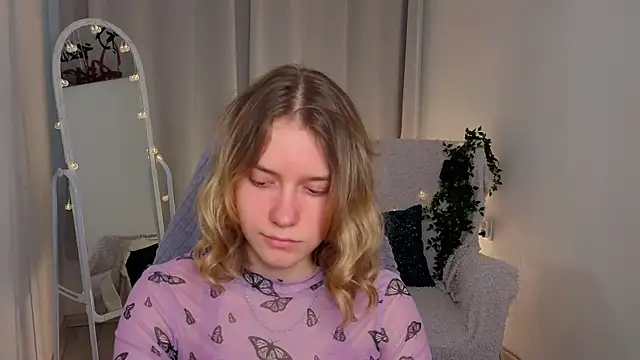 MilanaRayy's Live Chat Room
