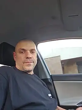 חדר צ'אט בשידור חי של DaddyMarlboro