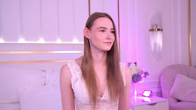 LillianYoung Adlı Modelin Canlı Sohbet Odası